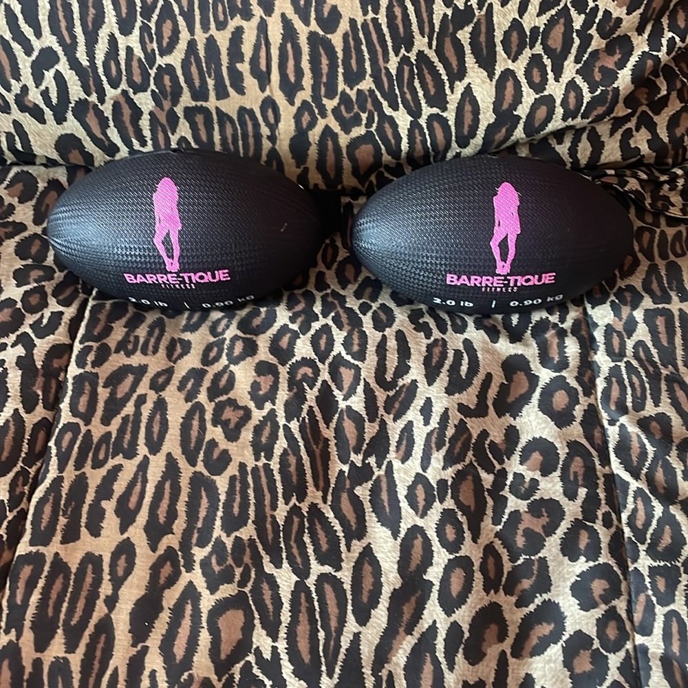 2lb black NWOT strapped exercise hand weights